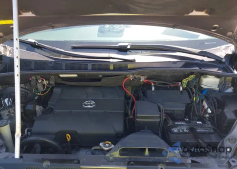 2011 Toyota Sienna Le V6 из США, поврежденный, VIN 5TDKK3DC4BS137953